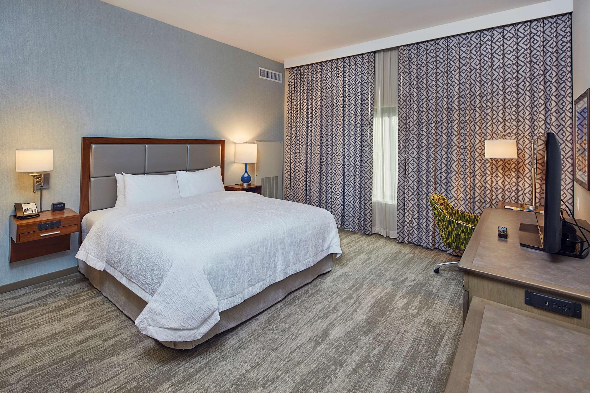 Hampton Inn & Suites Sacramento At Csus Exterior photo